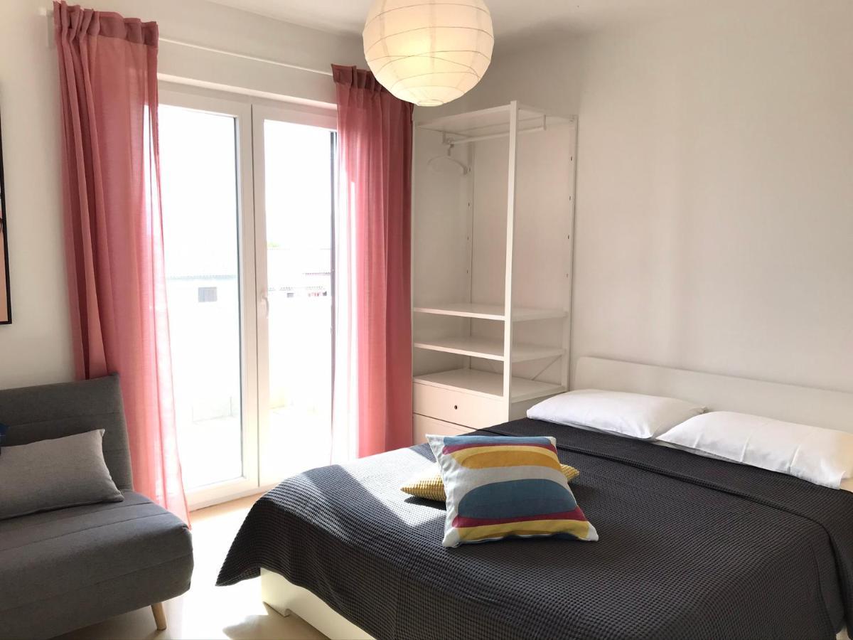 Apartments Renata Pinezići Eksteriør bilde