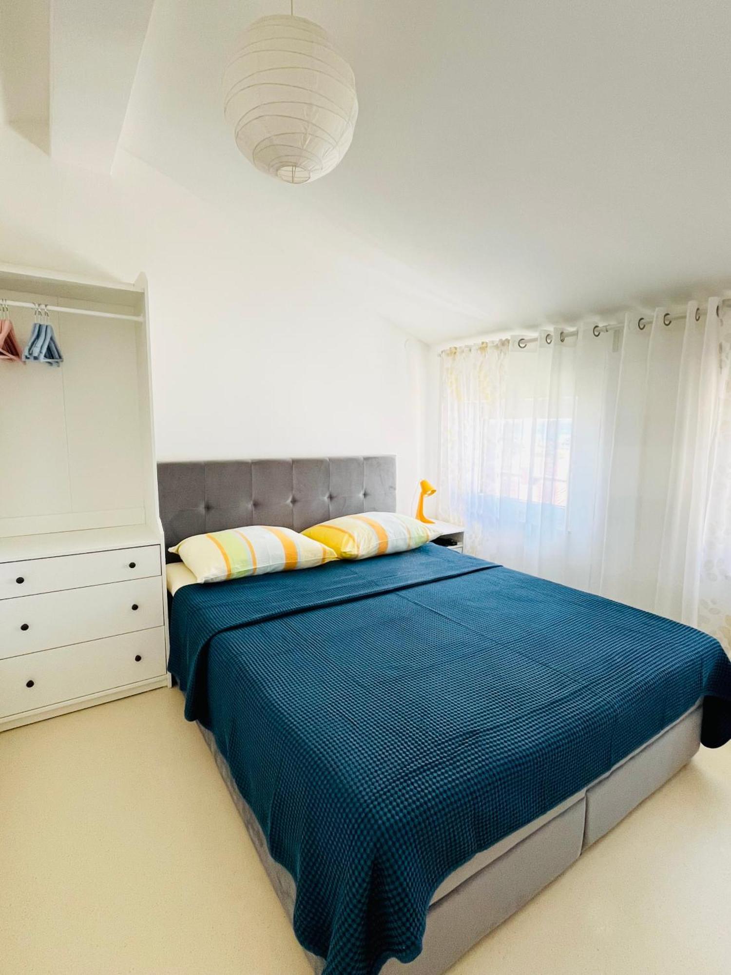 Apartments Renata Pinezići Eksteriør bilde